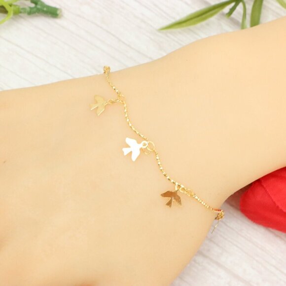 "Trendy Handmade Bracelet – A Thoughtful Gift for Girls & Women | UNVRC1032 - Picture 8 of 10